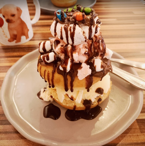 Dona Payaso con Nieve de Vainilla